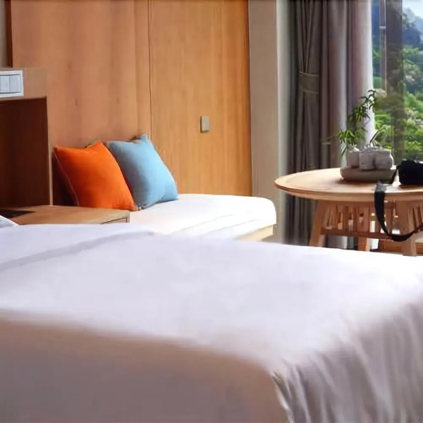 Qiliping Peninsula Hotel