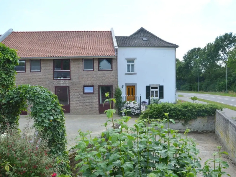 Modern Apartment Near Town Center in Klimmen