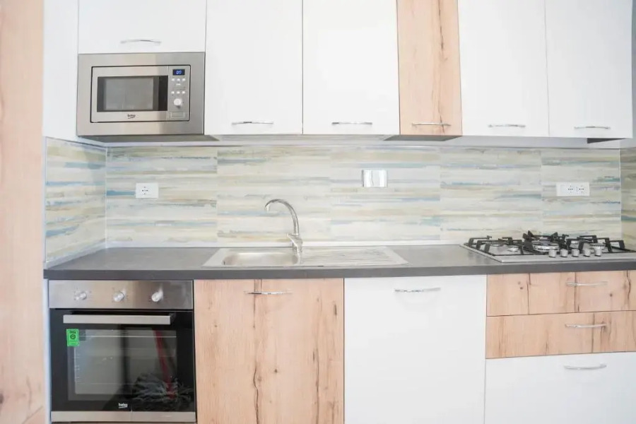 045 - Villetta LUSSUOSA con 2 camere da letto con Giardino 15 minuti dal Mare