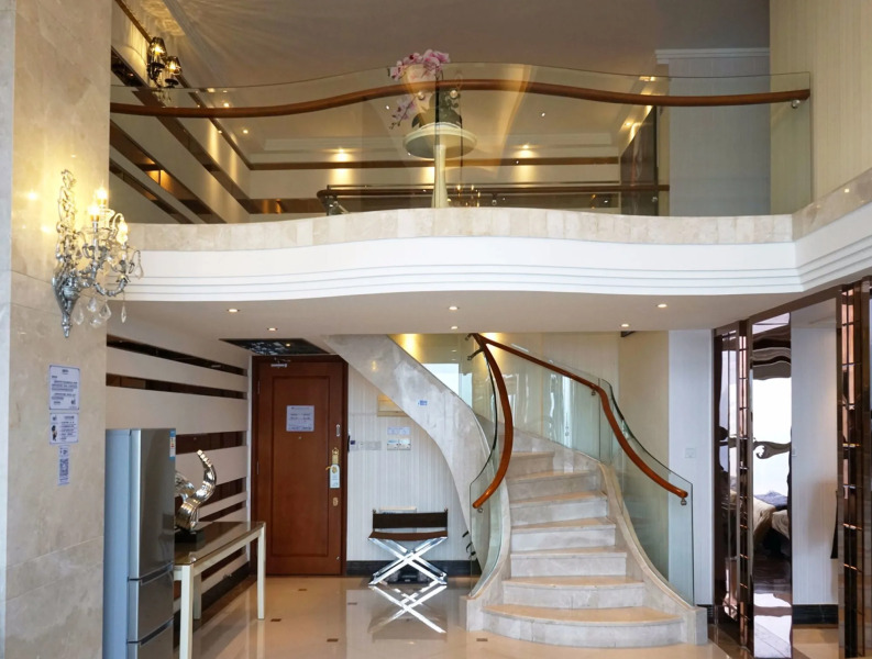 South & North International Apartment