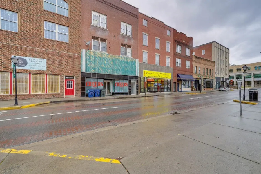 Central Beckley Studio: 8 Mi to New River Gorge