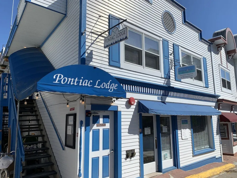 Pontiac Lodge