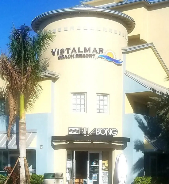 Vistalmar Queen Superior ADA - One Bedroom Apartment