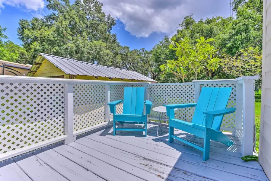 16 Mi to Disney: Cottage w/ Deck in Winter Garden