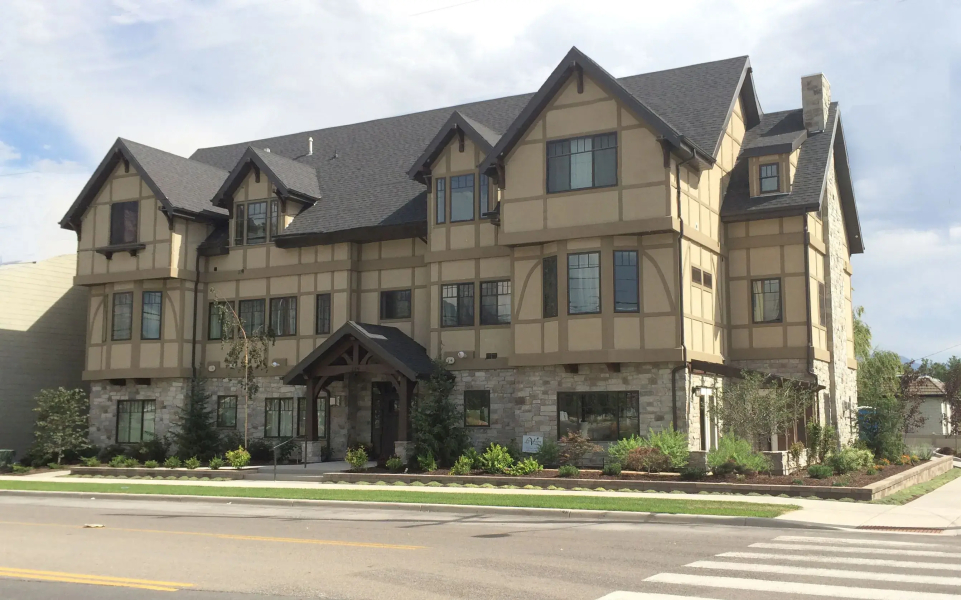 Aspenwood Manor South