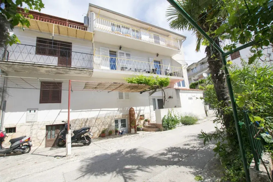 Apartment Neno Grebastica