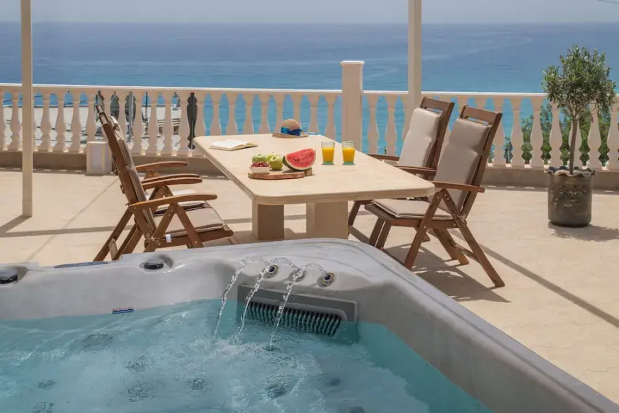 Posto Serene With Jacuzzi