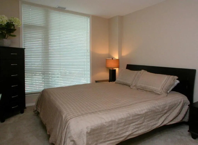 Sunset Waterfront Resort by Discover Kelowna Resort Accommodations