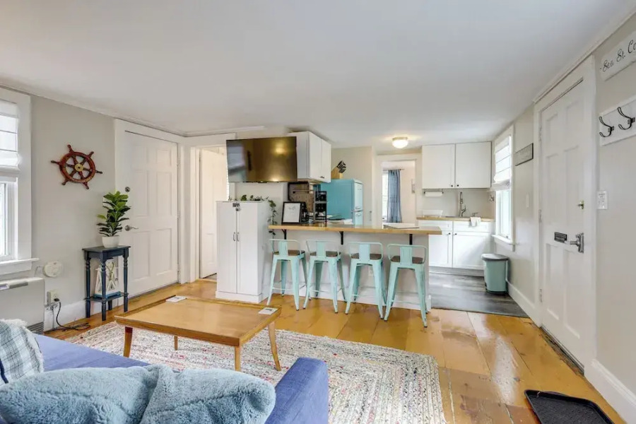 1 Mi to Ferry: 'sea Street Cottage' in Hyannis