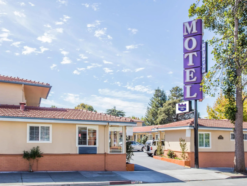 Howard Johnson by Wyndham Berkeley