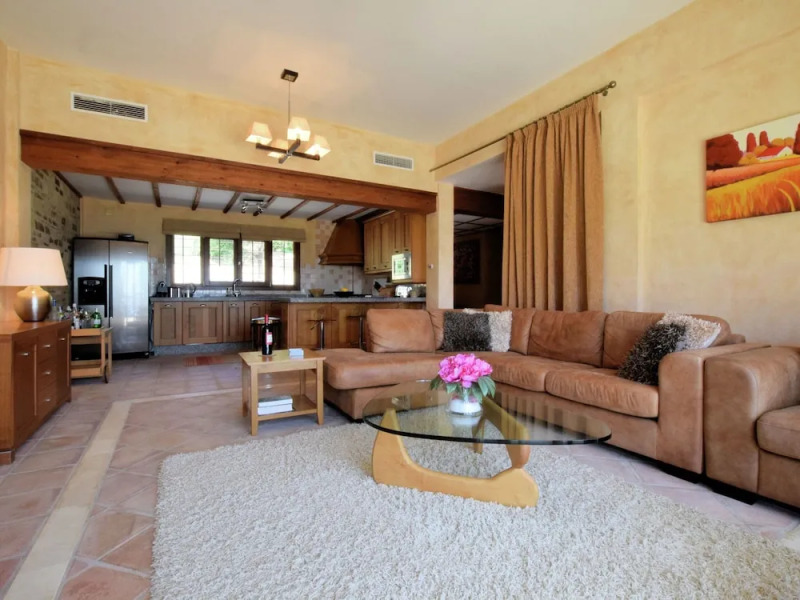 Luxurious Villa With Private Pool, Easily Accessible, in Spectacular Scenery