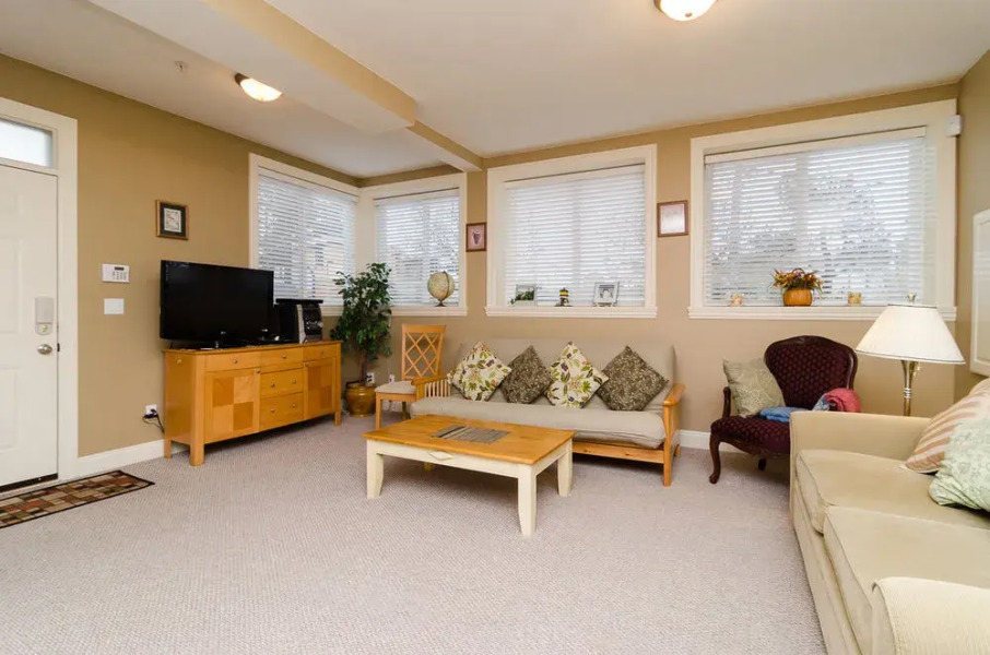 White Rock Beach Guest House