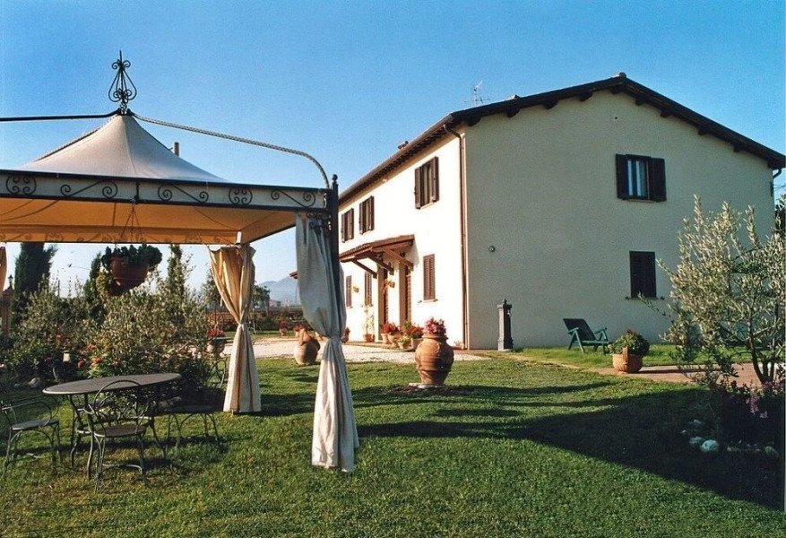 The Sunflower Apartment in a Farmhouse