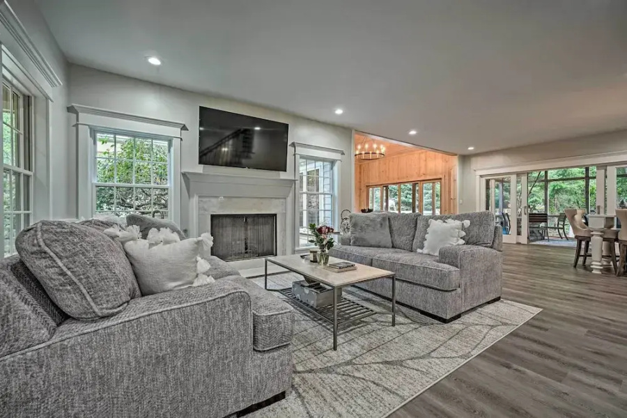 Luxury Family Home w/ Deck, Swim Spa & Grill!
