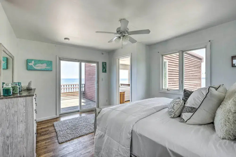 Beachfront Wading River Home w/ Deck & Grill!