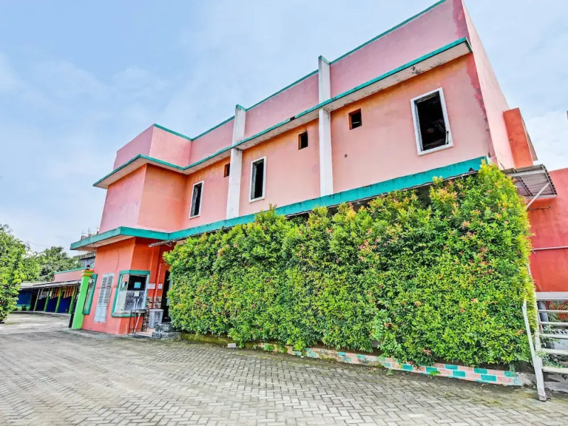 SPOT ON 91376 Hotel Bintang Flores