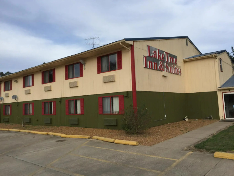 Laketree Inn & Suites Marion