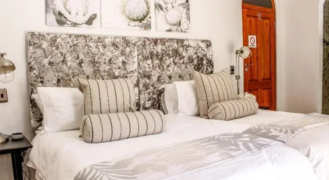 Jemimas Hospitality, Bunker on Bailie