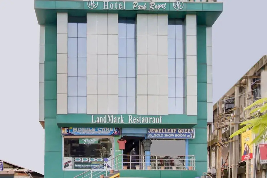 OYO 49035 Hotel Royel Park