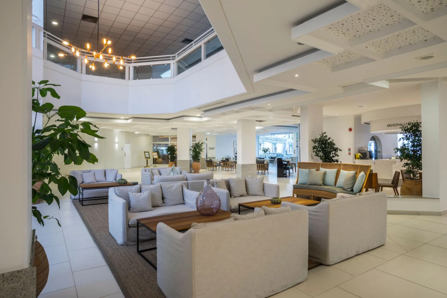 Leonardo Plaza Cypria Maris Beach Hotel & Spa