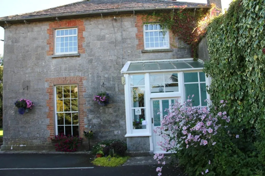 Deebert House Hotel