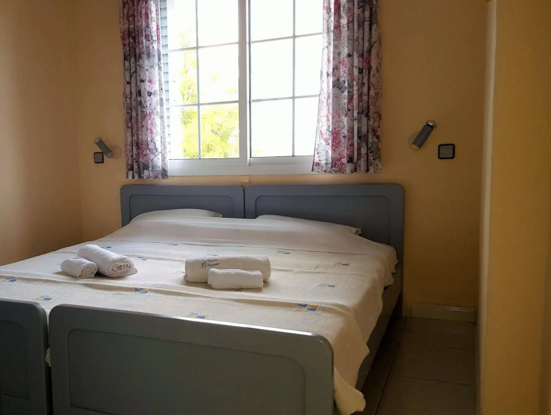 Roditsa Patritsia Apartments