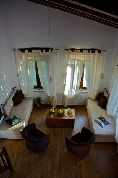 Elenis Stately Home