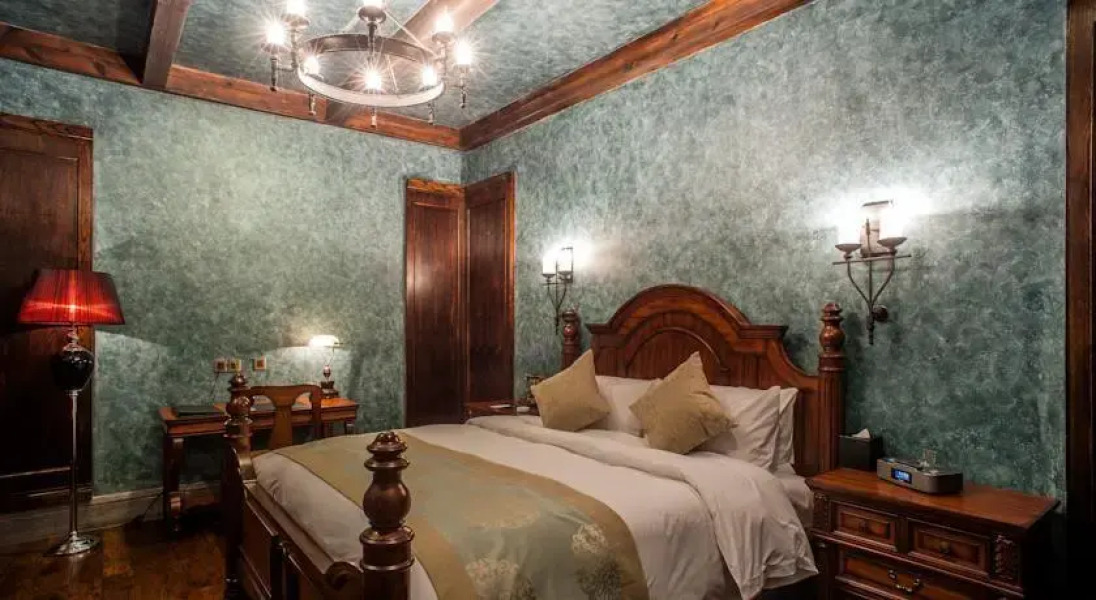 Dynasty Wunvshan Ice Chateau