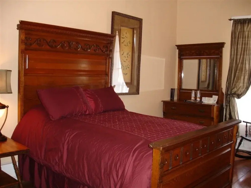 Hotel Léger Restaurant & Saloon