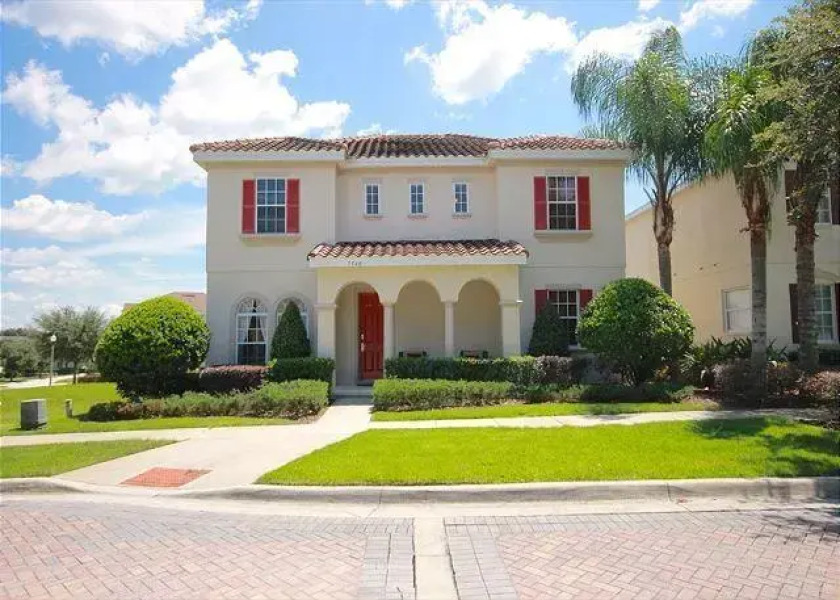 Gathering Drive House 7540