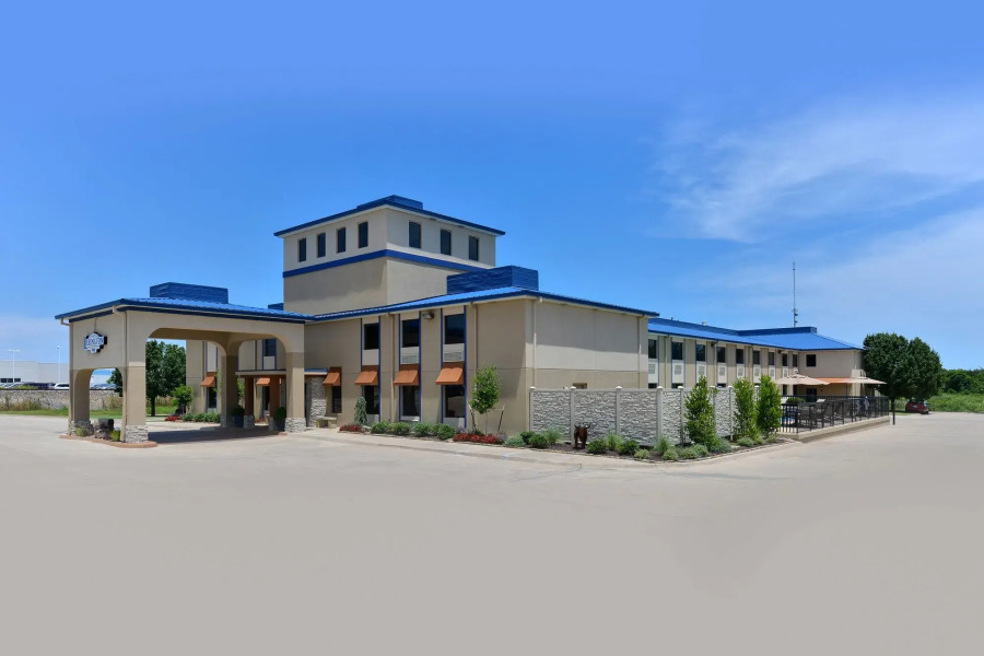 Baymont by Wyndham Ardmore I-35