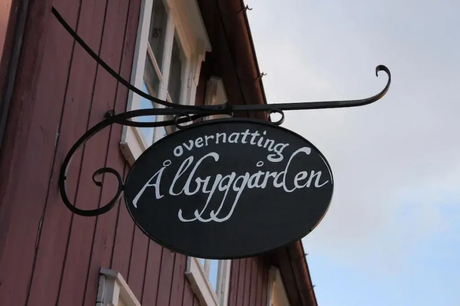 Ålbyggården