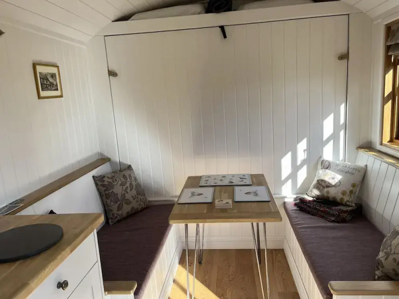 Robins Retreat - Orchard With hot tub - see Extras