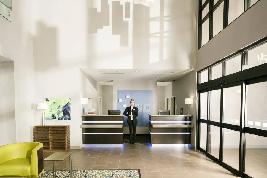 Holiday Inn Express & Suites Oklahoma City Downtown - Bricktown