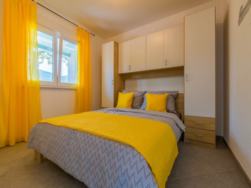 Modern Holiday Home With Private Pool and Mountain View