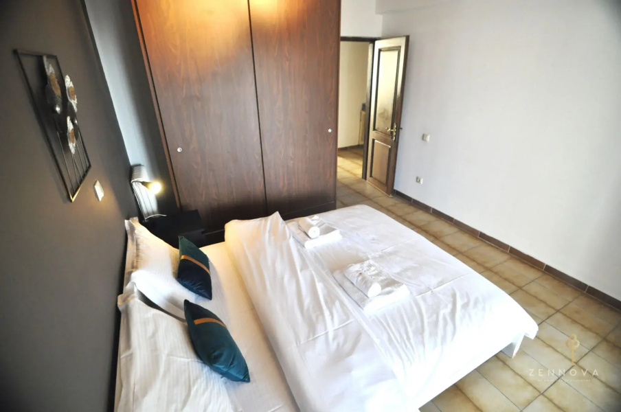 Zennova 80 Kastra Apartment
