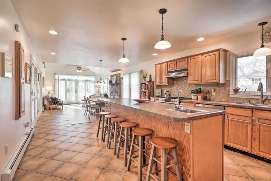 Westerly Vacation Home: Town Beach Access