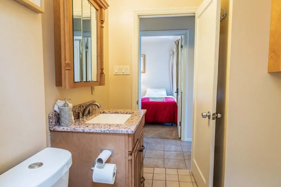 Large 2 Bed w/ Room For 8