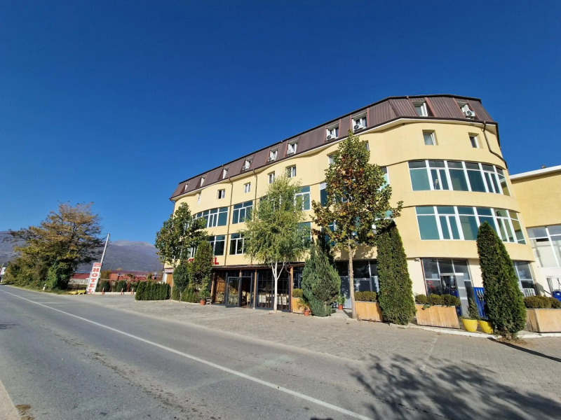 Hotel Yal Restaurant