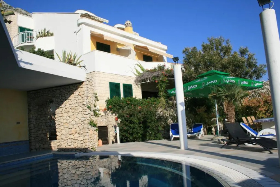 Grand View Apartments