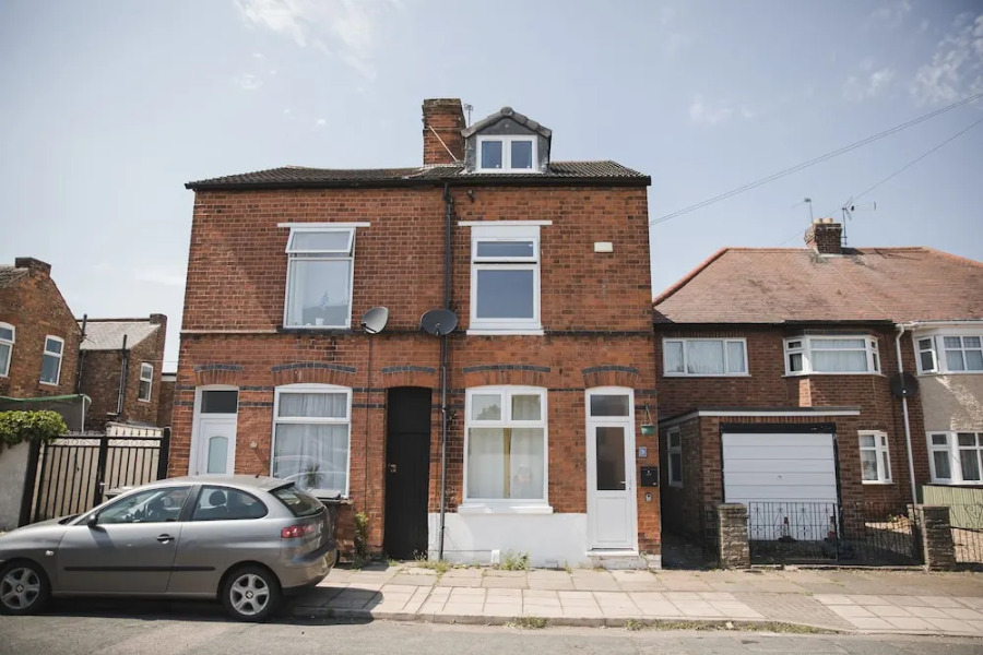 Riverside Park House by Paymán Club