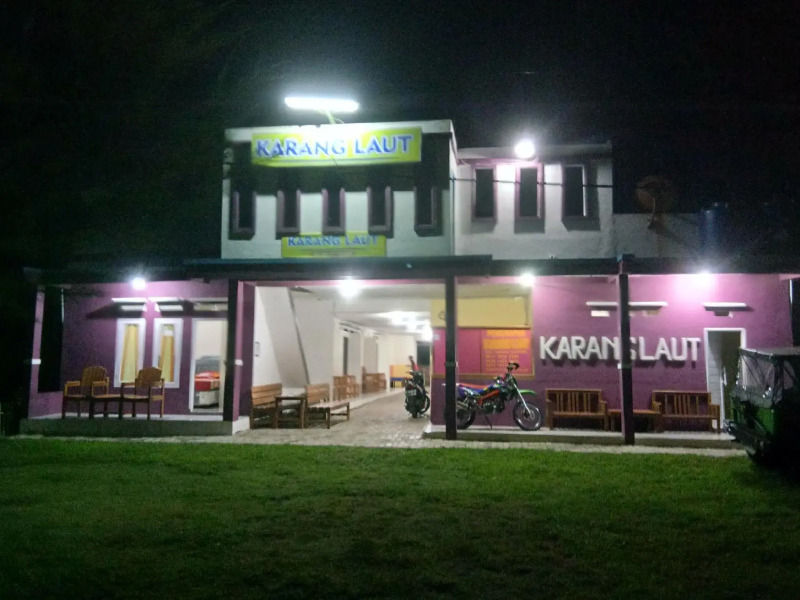 penginapan karanglaut santolo