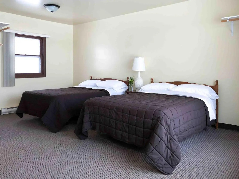 The Bayview Motel - Fort Frances, ON - Lakeside Motel