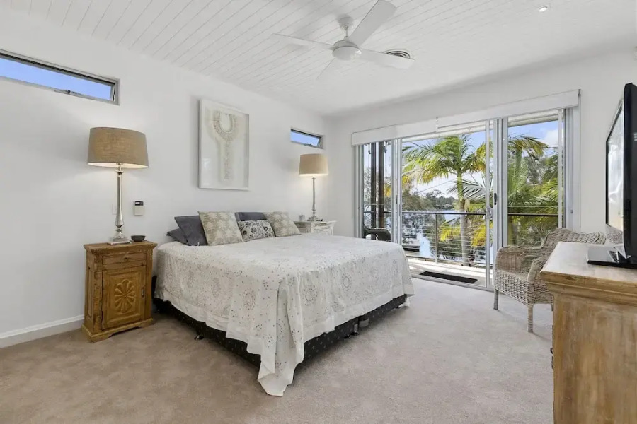 North Facing River Front Stunning Apartment - Unit 2, 9 Hilton Esplanade