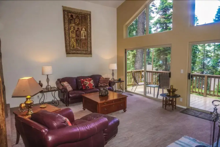 Rogers Retreat 3 Bedrooms 2.5 Bathrooms Home