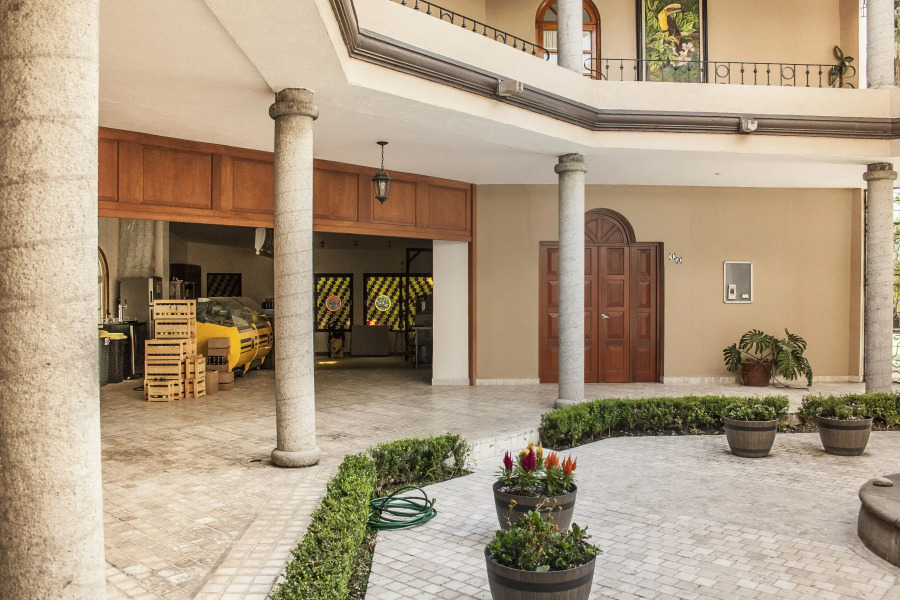 La Esmeralda en el Encanto Hotel Petit