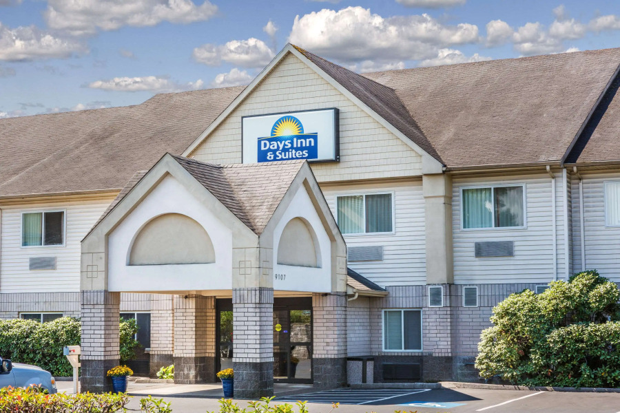 Days Inn & Suites by Wyndham Vancouver
