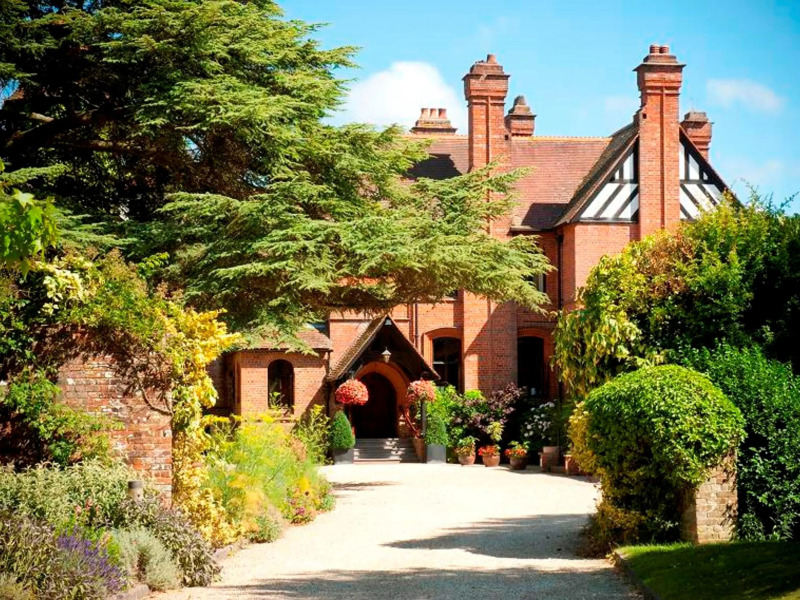 Careys Manor & Senspa