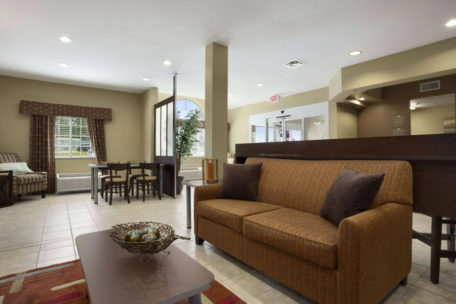 Microtel Inn & Suites by Wyndham Carrollton