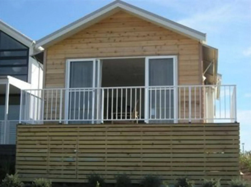 Caves Coastal Bar & Bungalows